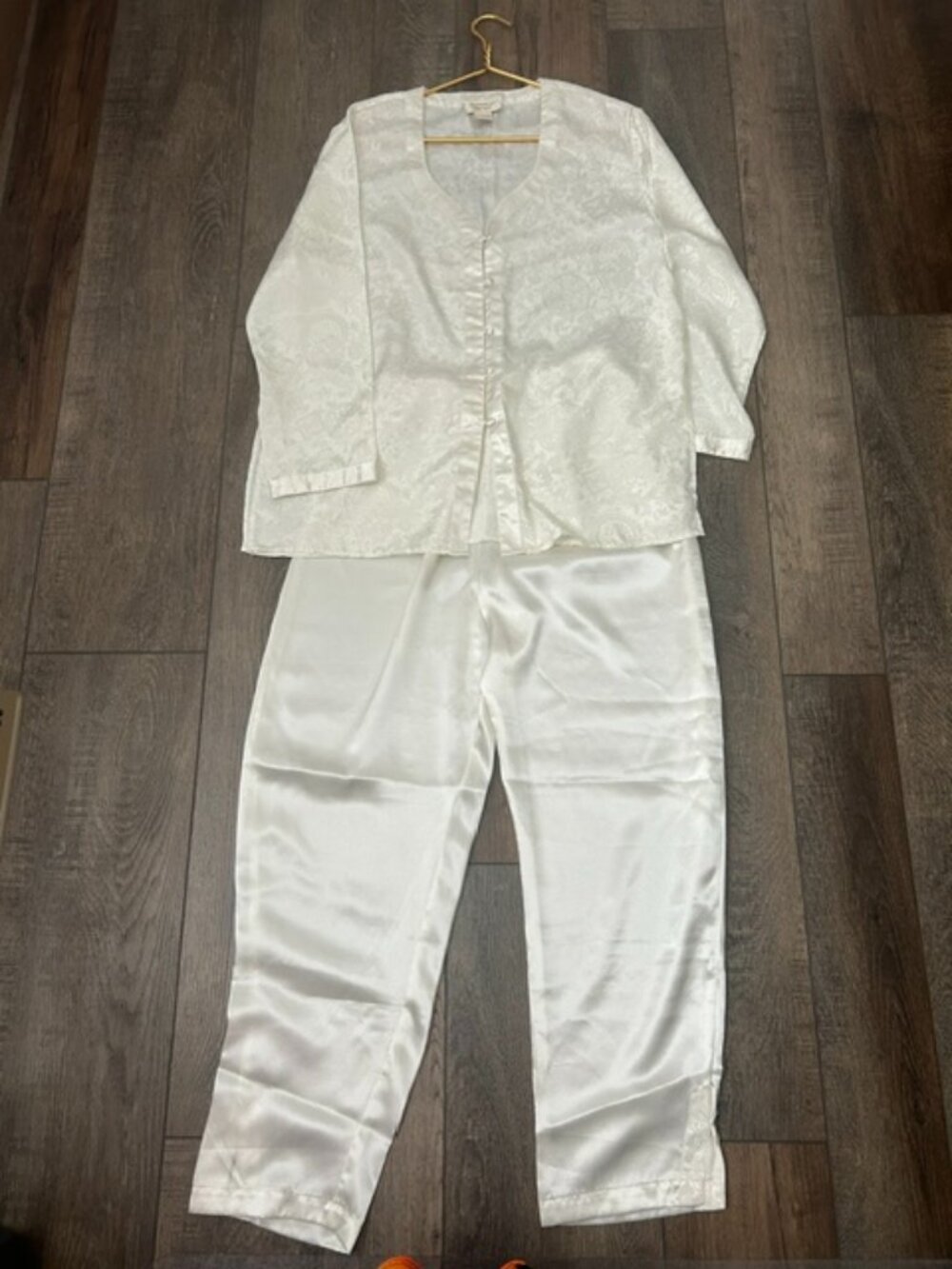 NWOT-Victoria's Secret Satin Ivory jacquard elastic waist pajama set- Medium